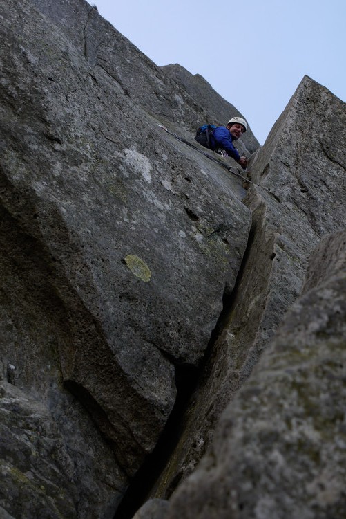 Phil about to confront the thigh-width crack on Ordinary Route. Copyright Haydn Williams 2011.