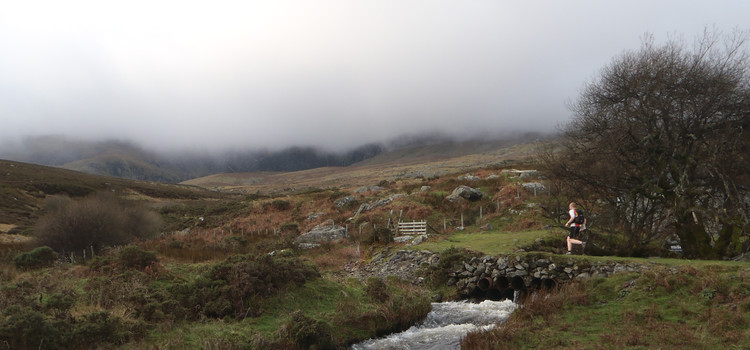 Heading up towards Craig y Dulyn. © Haydn Williams 2011