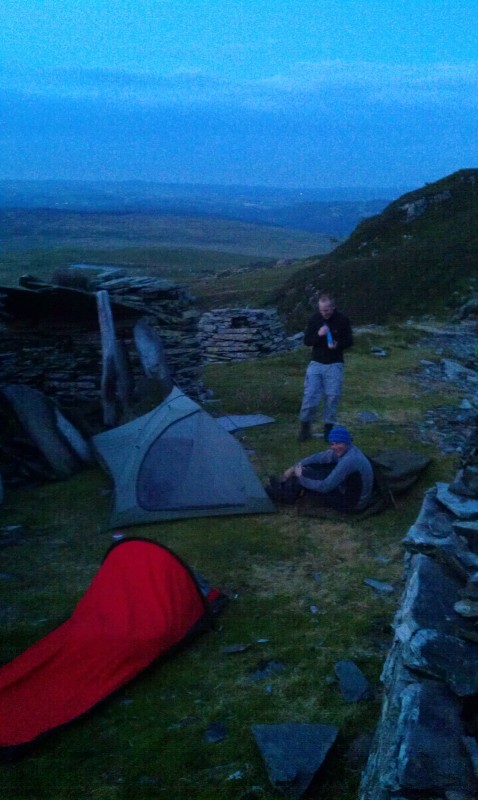 Post-dinner and mercifully post-midges. © Gareth Williams 2014